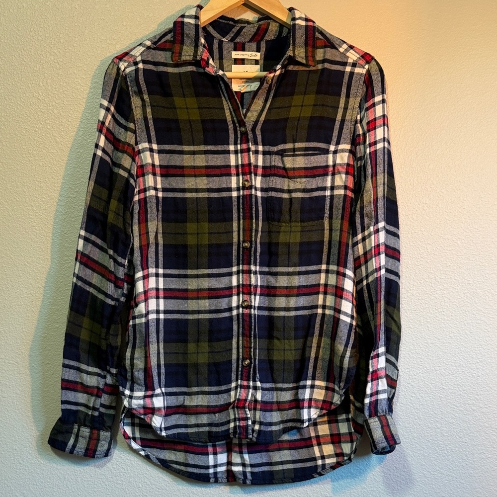 Women’s American Eagle plaid shirt